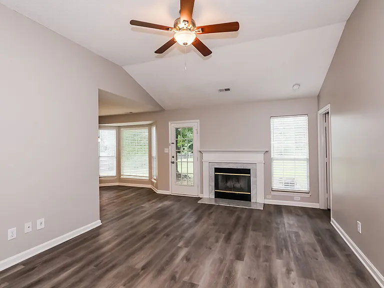 9922 Patrick Springs Ct — Photo 4