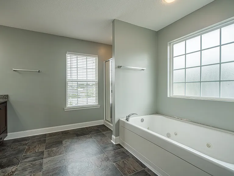 717 Highgrove Ct — Photo 40