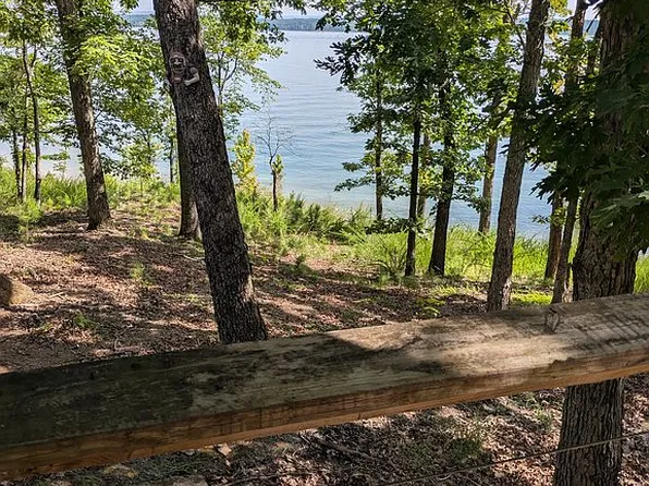 901 Lakefront Rd, Quitman, AR 72131