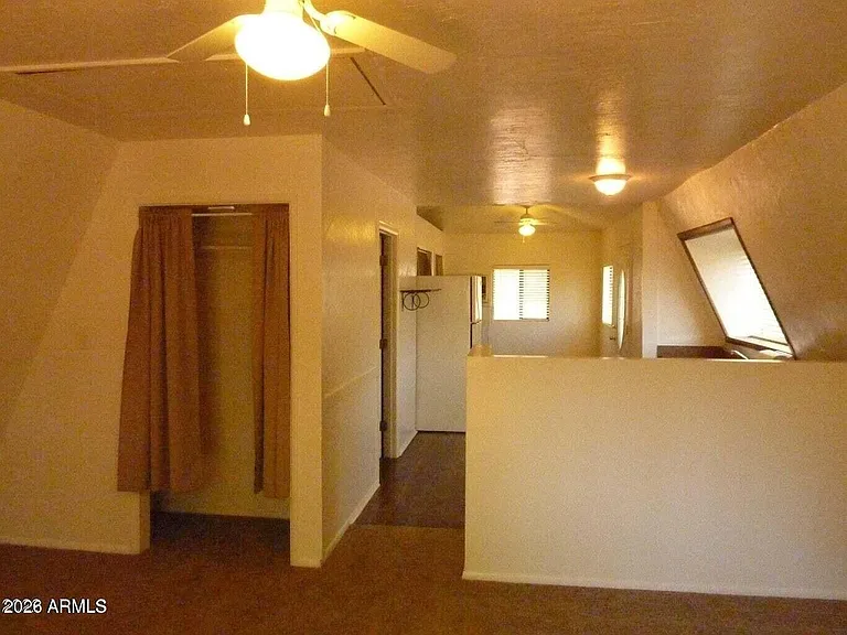 312 W Roundup Rd — Photo 2