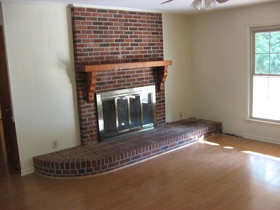 3rd image of 117 Marshall Dr