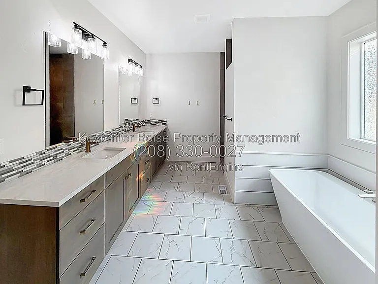 1440 W Cerulean St — Photo 15