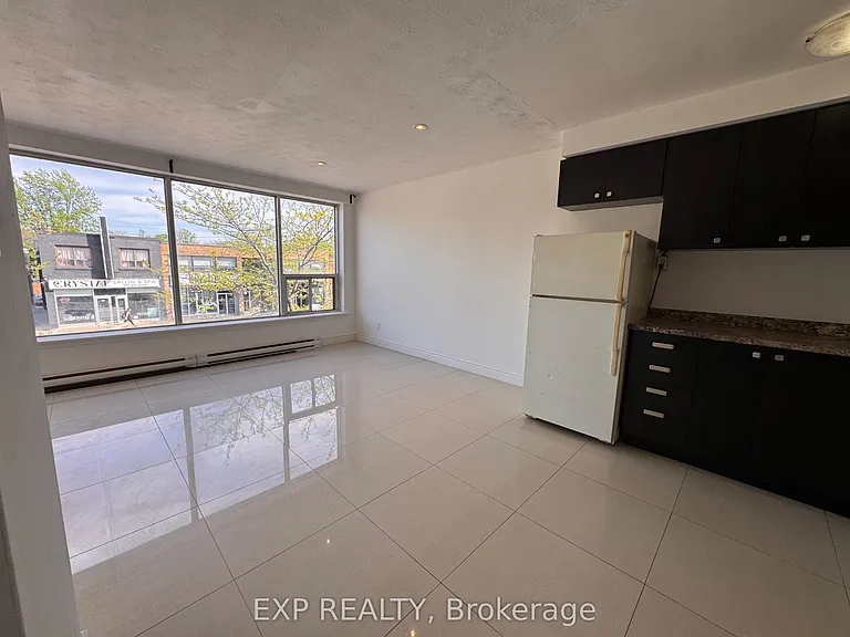 256 Lakeshore Rd E #1 — Photo 6