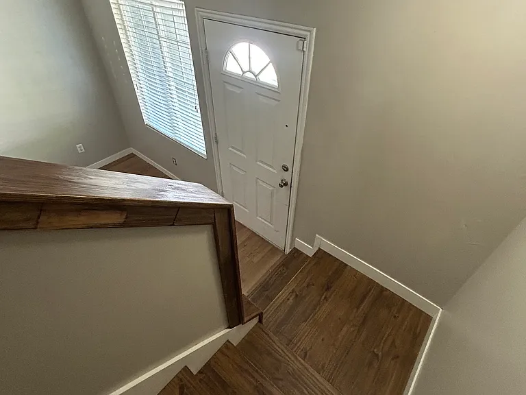 475 N Redwood Rd — Photo 10