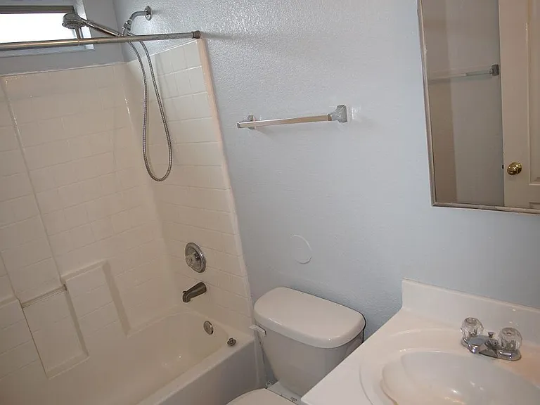 3400 Blue Earth Ln #D — Photo 10
