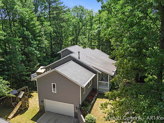 4th image of 1923 Sassafras Ln