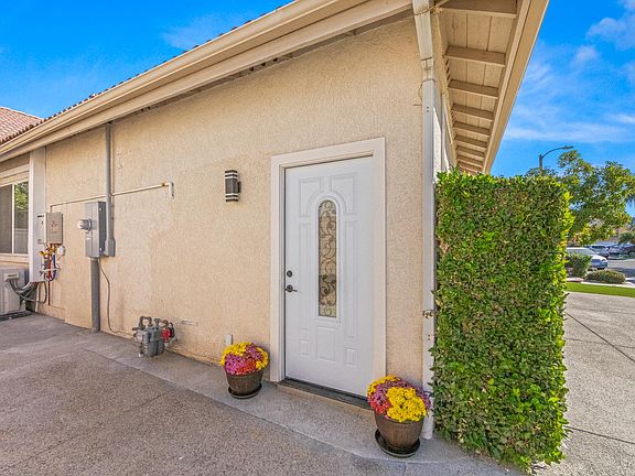 3rd image of 3863 Sierra Madre Ct