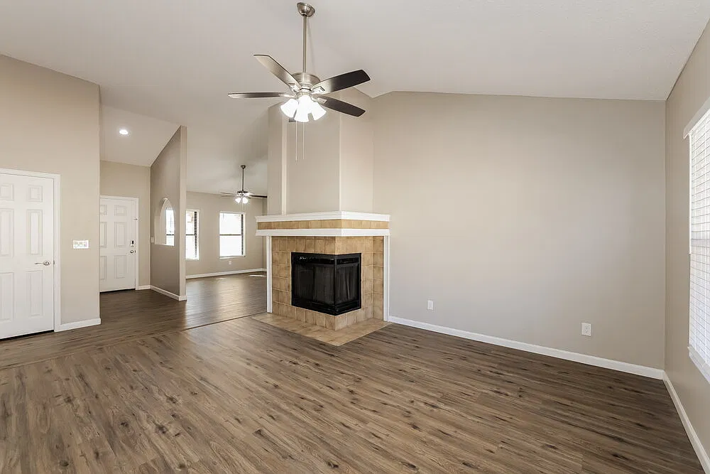 3 bed, 2.0 bath, 1964 sqft, $2,525 — Photo 4