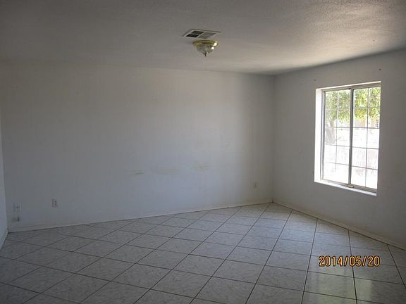 2nd image of 186 E Patricia St