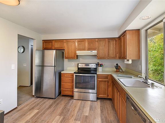 3rd image of 4610 Laguna Ln SE