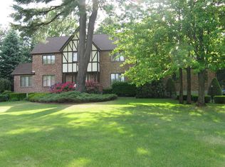 31 Carriage Hill Dr, Latham, NY 12110