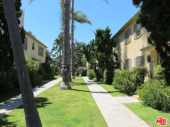 5th image of 129 San Vicente Blvd