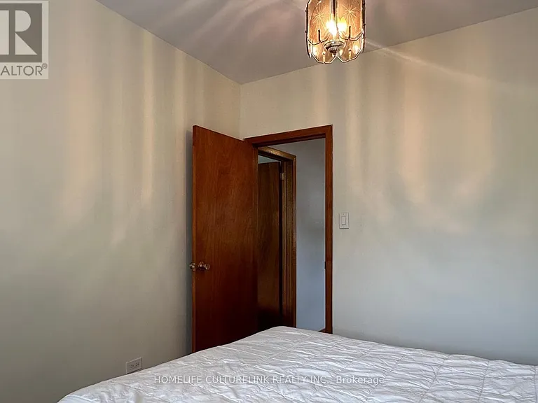 784 Adelaide St W #2 — Photo 6