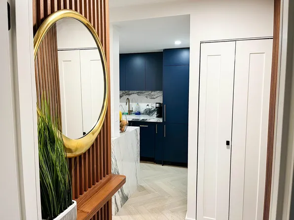 1331 Homer St #B307, Vancouver, BC V6B 5M5