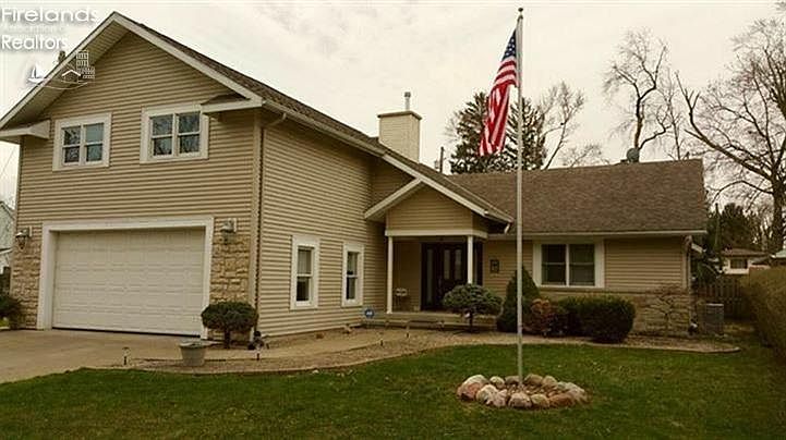 1st image of 1819 Elm Dr