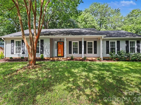 2701 Creekbed Ln, Charlotte, NC 28210
