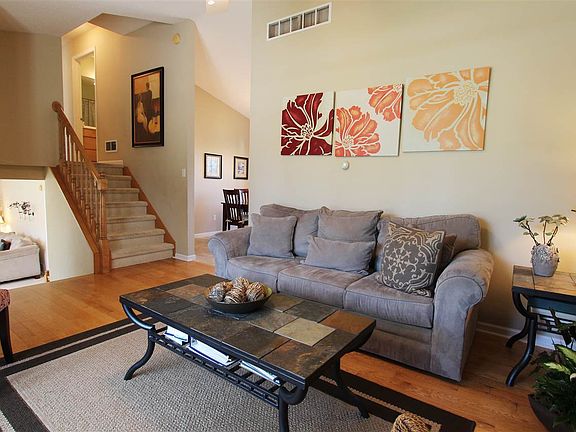 3rd image of 3303 Thistledown Dr