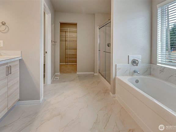 4th image of 18205 37th Avenue Ct E