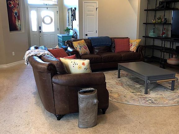 3rd image of 1808 Royal Dr