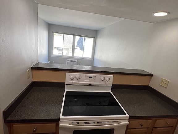 3rd image of 335 E Saint Joseph St APT 7