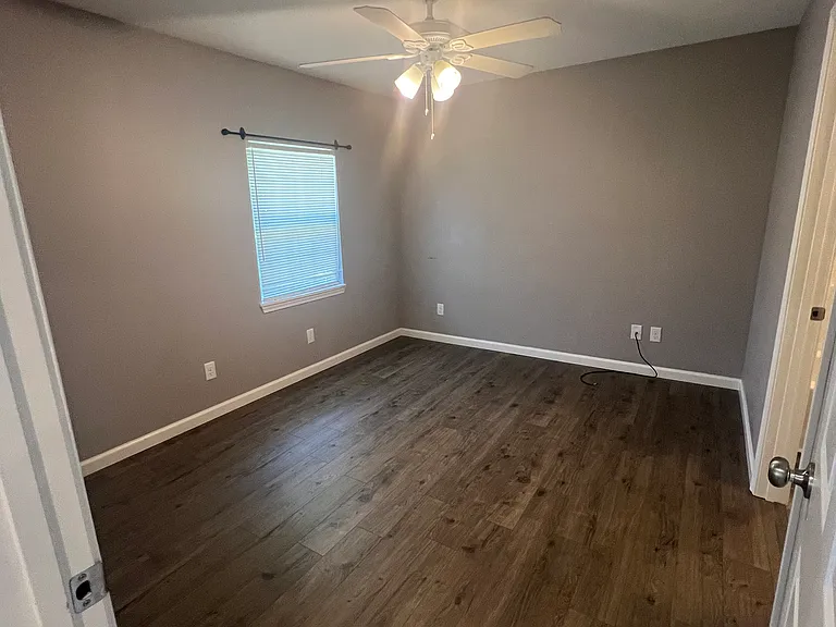 1009 E Moore Ave — Photo 8