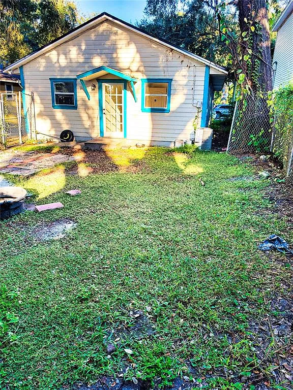 3 bed, 2.0 bath, 1056 sqft, $1,750 — Photo 4