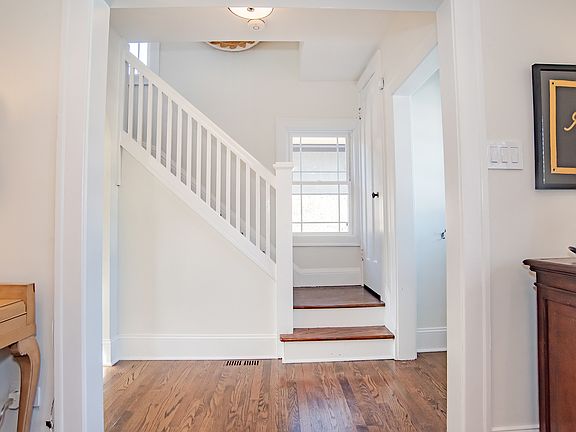 4th image of 14 Elmwood Ave
