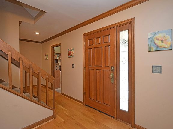 5th image of 7858 Hickory Hill Ln