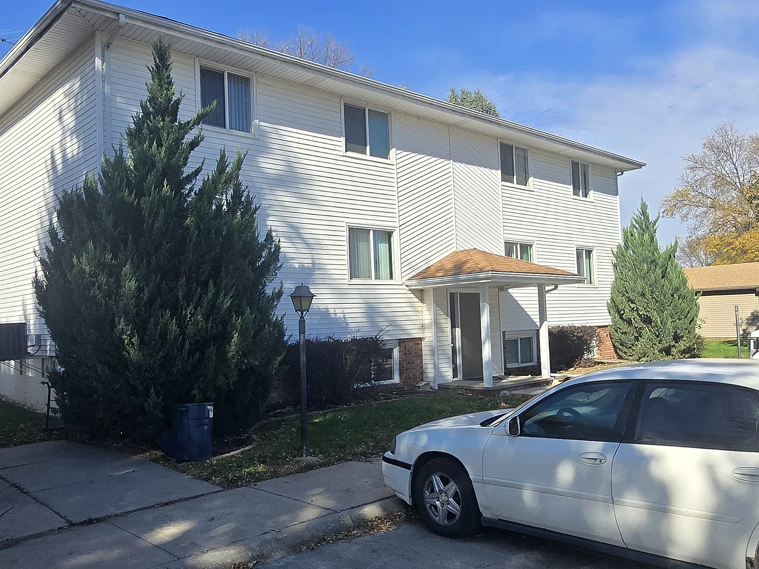 517 Harrison St — Photo 1