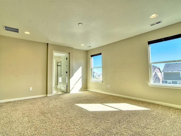 Upper level - master bedroom (16' x 14').
