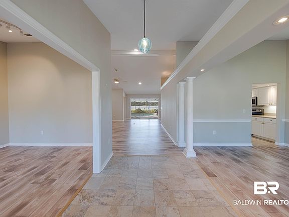 2nd image of 9462 Lakeview Dr