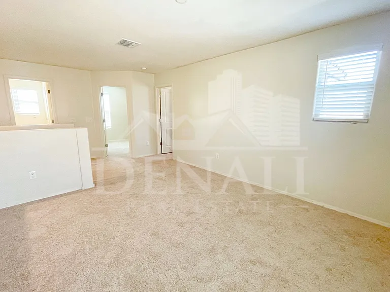 866 E Artesia Pl — Photo 15