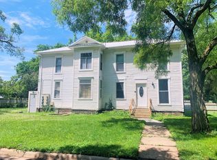 1123 E 2nd Ave #4, Mitchell, SD 57301