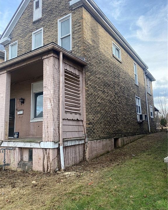 2nd image of 404 N 7th St
