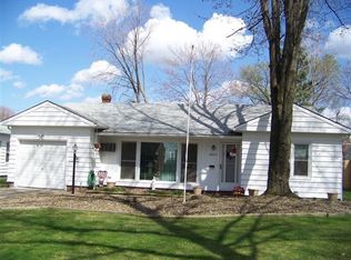 6805 Oakwood Rd, Parma Heights, OH 44130