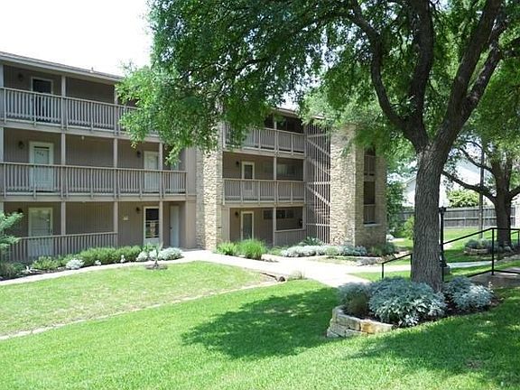3rd image of 2 Cliffhouse Dr #301