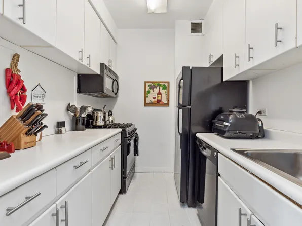 350 Albany Street image 5 of 7