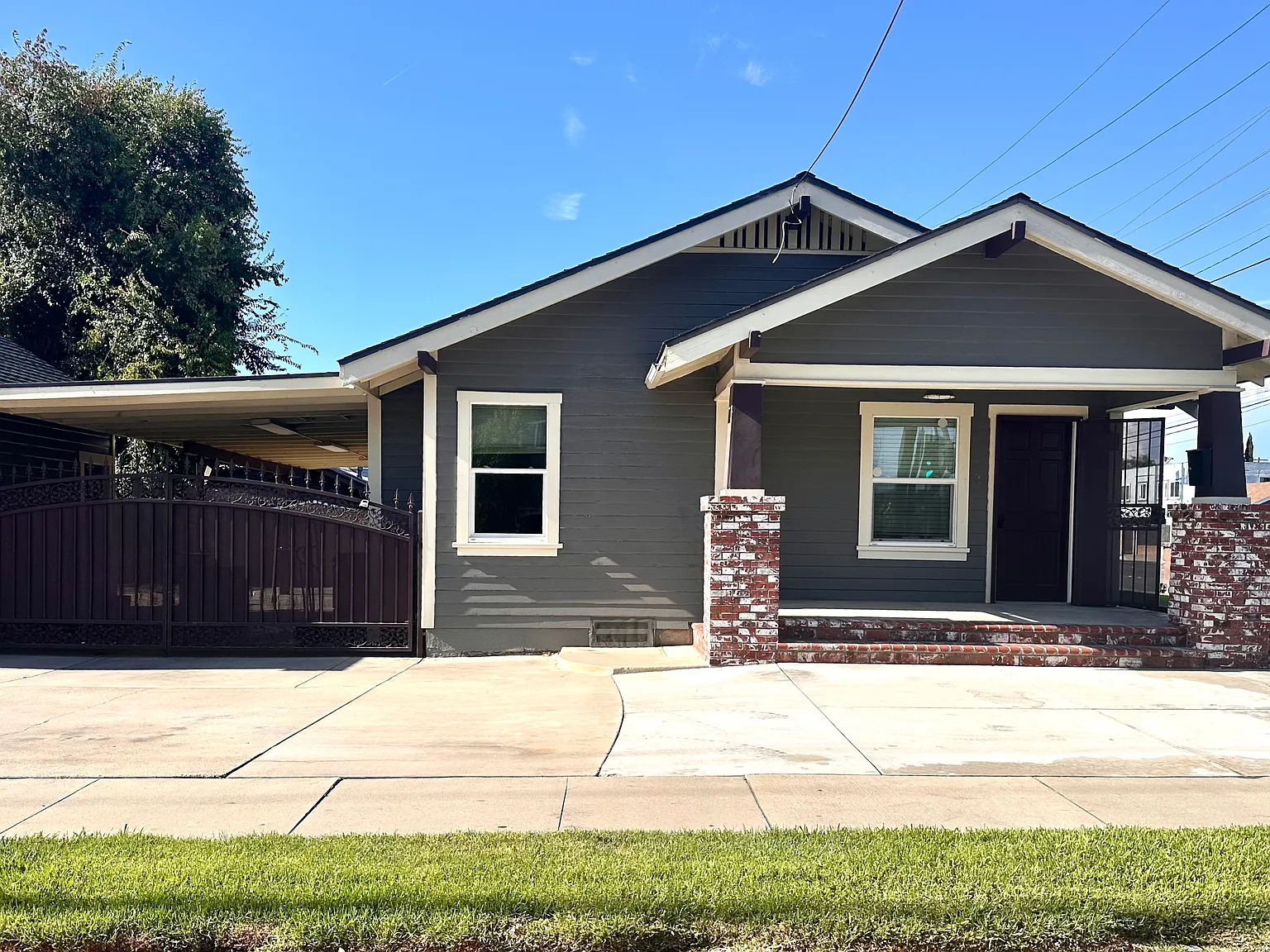 3 bed, 901 sqft, $3,700 — Photo 1
