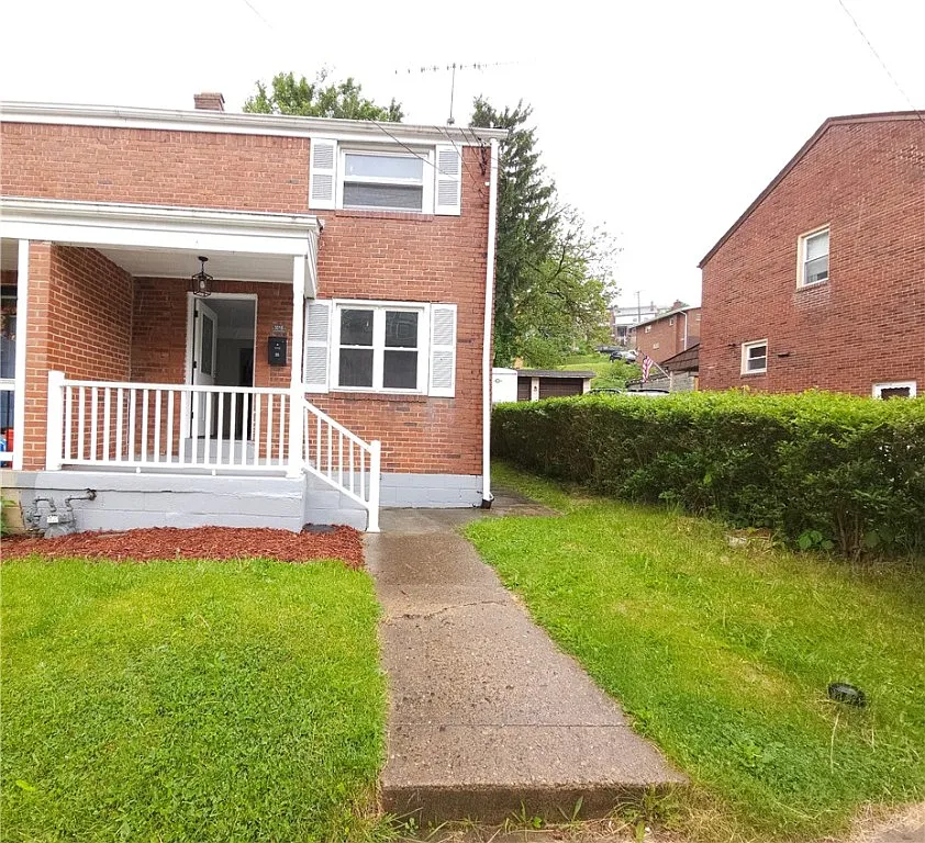 3016 Brentwood Ave photo 1