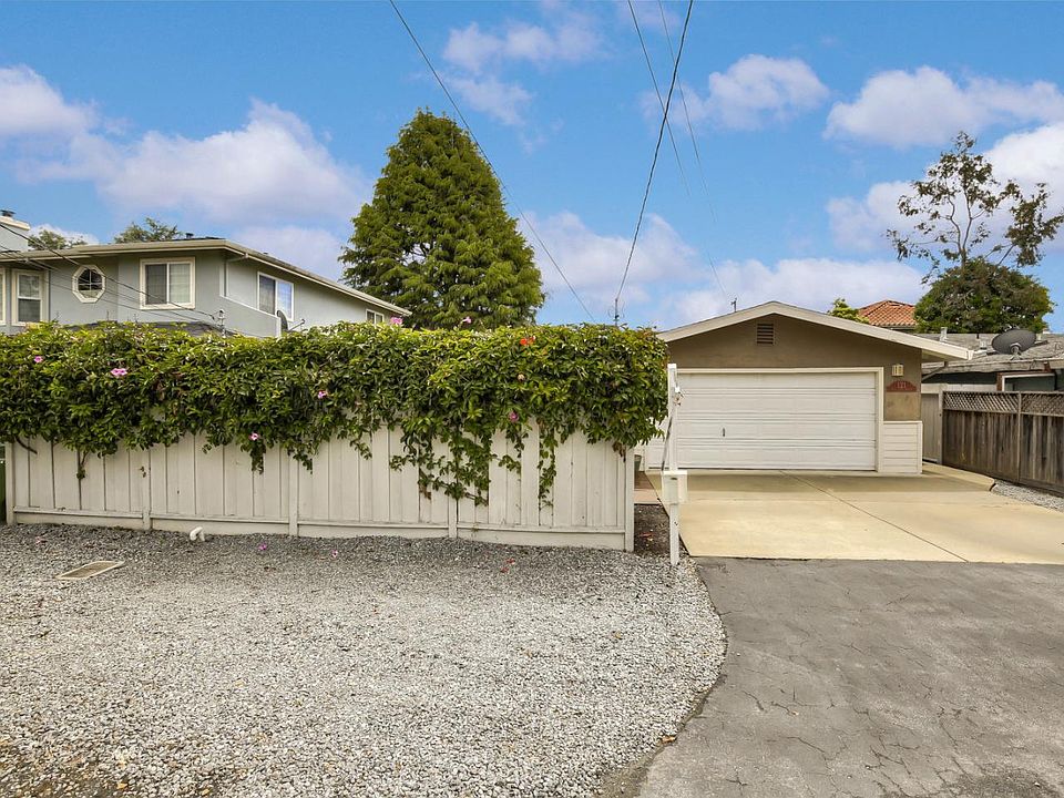 1st image of 121 Seacliff Dr