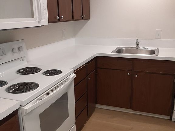 2nd image of 1628 Trenton Ave #E01