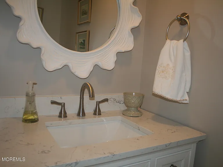 16 Apple Dr — Photo 9
