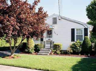 289 Manton St, Pawtucket, RI 02861