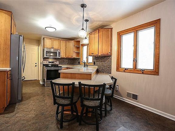 2nd image of 6188 Hunters Dr