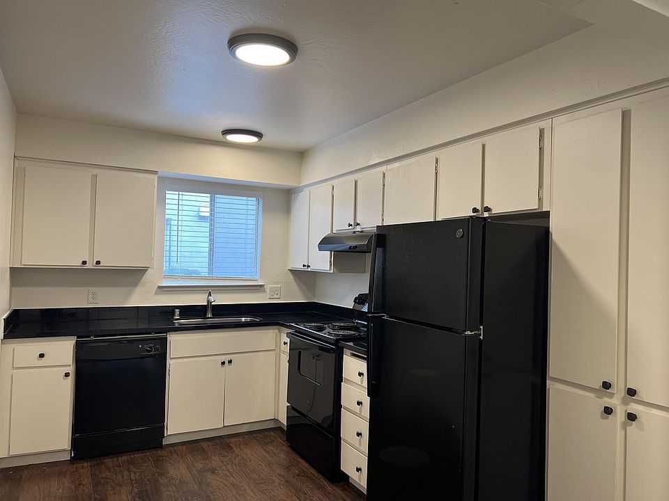 1st image of 330 Bird St #1