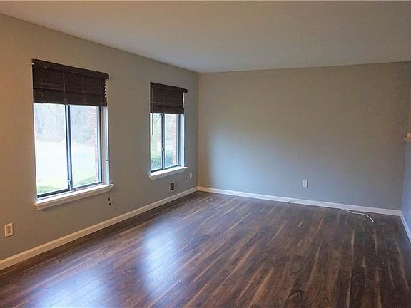 3rd image of 64 Camberley Pl