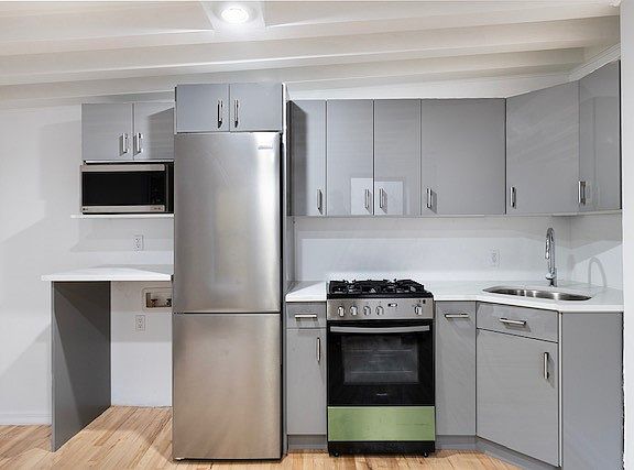 3rd image of 25 Cleveland Pl #1