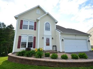 3257 White Pine Ln, Macedon, NY 14502