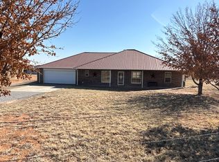 10050 Lark Rd, Weatherford, OK 73096
