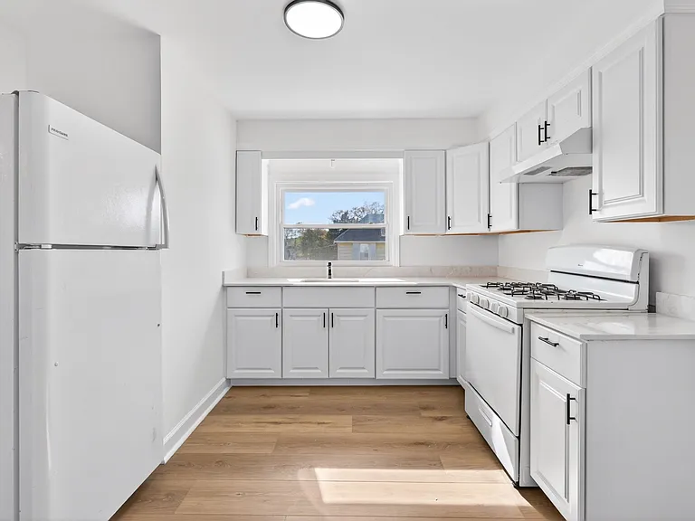 410 Ocean Gate Ave #2 — Photo 1